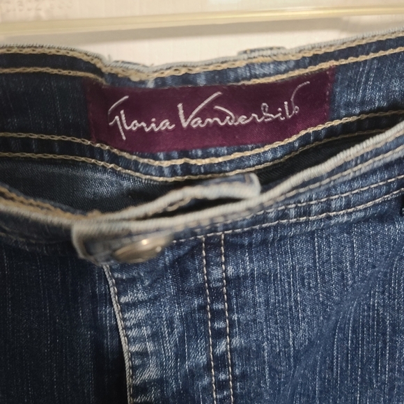 Gloria Vanderbilt Jeans - Picture 2 of 7